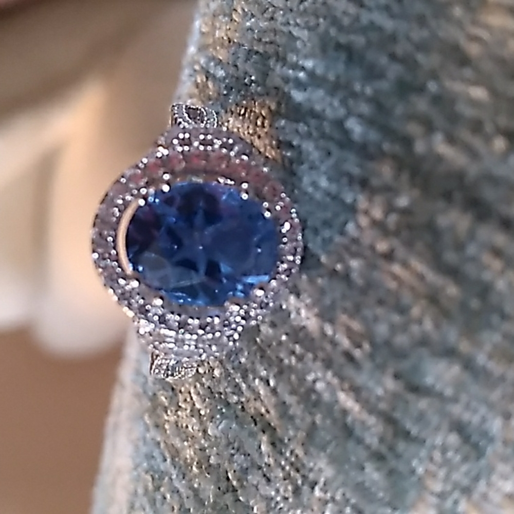 New Victoria Weick Swarovski Topaz Ring - Picture 2 of 14